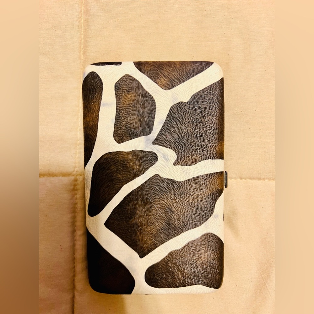 Clutch wallet
